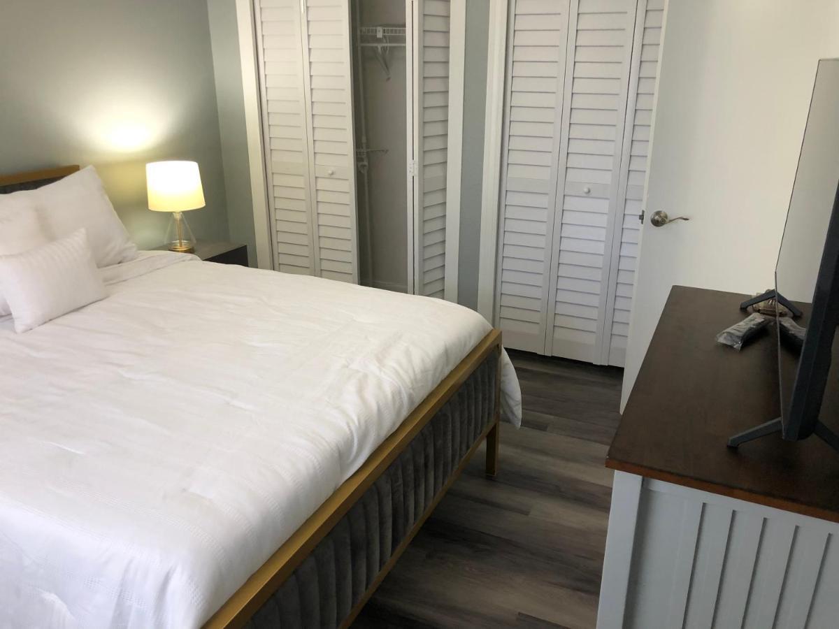 2 Bedrooms Vacation Home タンパ エクステリア 写真