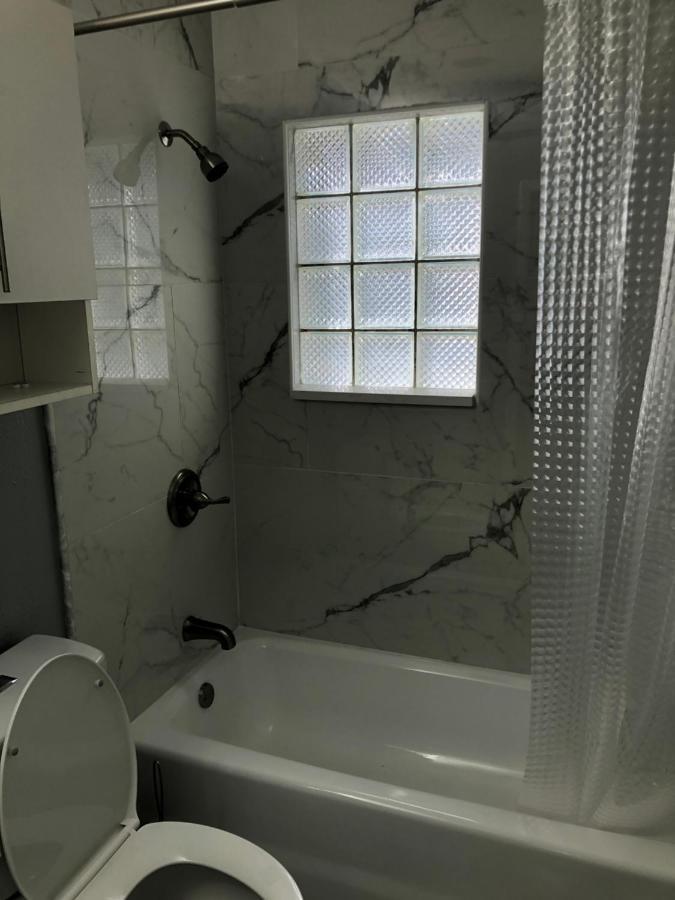 2 Bedrooms Vacation Home タンパ エクステリア 写真