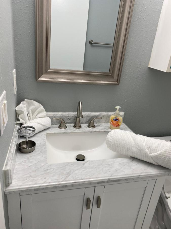 2 Bedrooms Vacation Home タンパ エクステリア 写真
